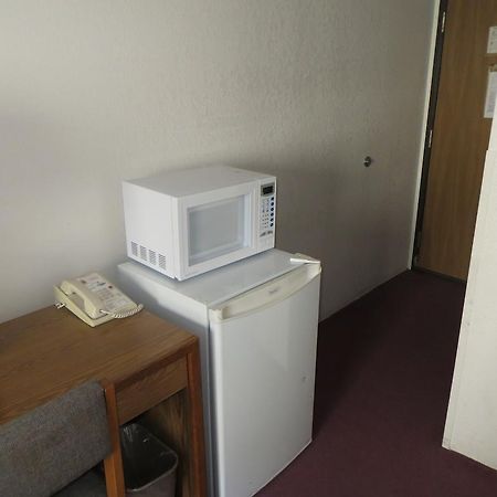Super 8 By Wyndham Saanichton Victoria Airport Hotel Екстериор снимка