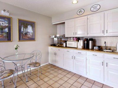 Super 8 By Wyndham Saanichton Victoria Airport Hotel Екстериор снимка