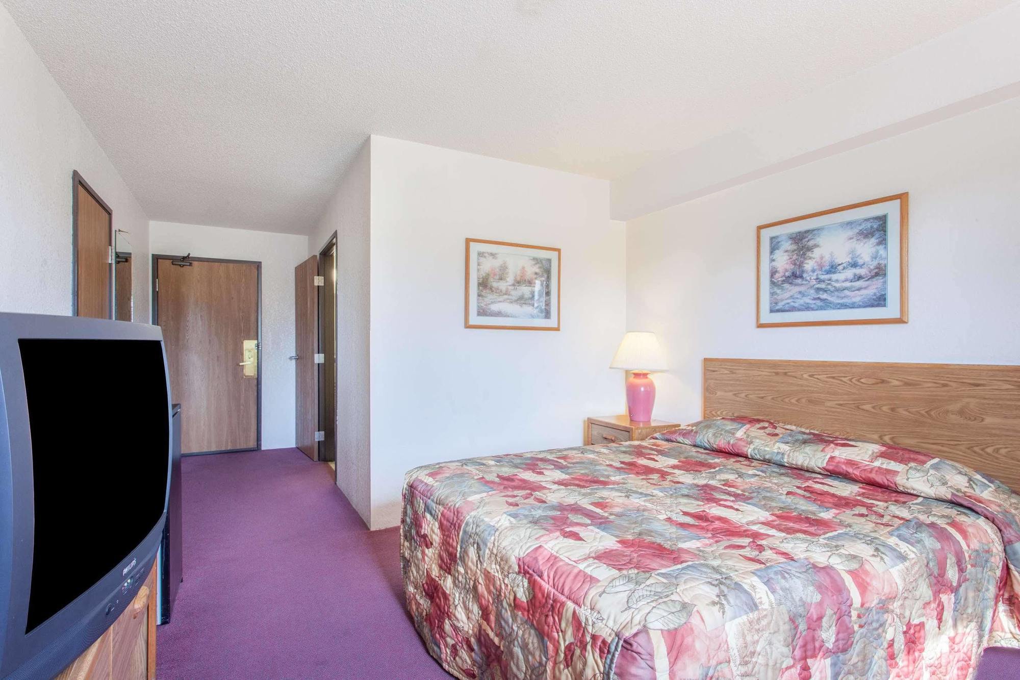 Super 8 By Wyndham Saanichton Victoria Airport Hotel Екстериор снимка