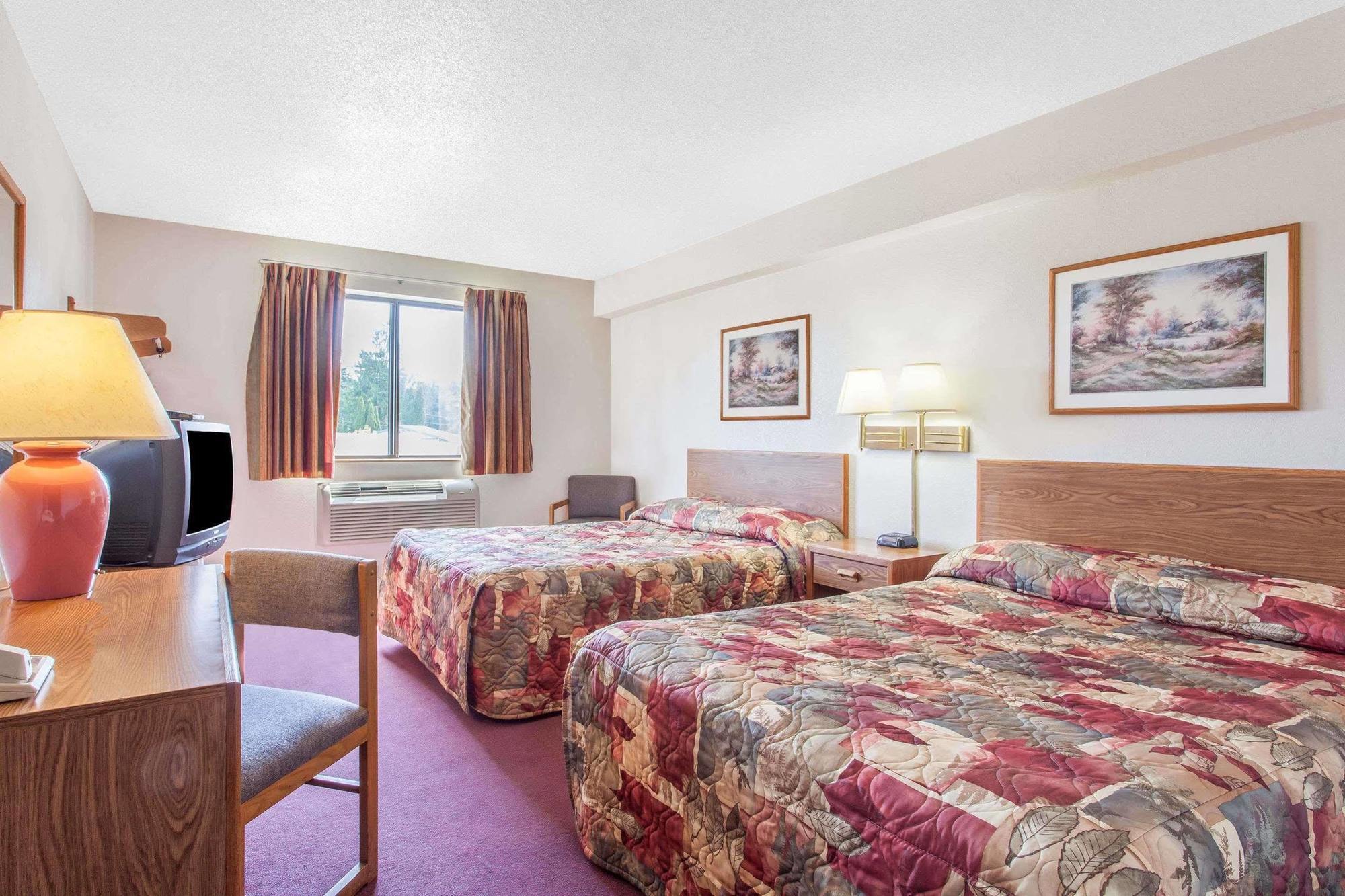 Super 8 By Wyndham Saanichton Victoria Airport Hotel Екстериор снимка